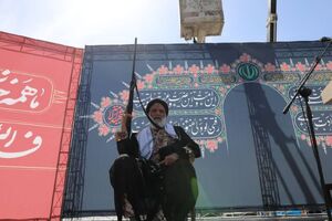 تصویری متفاوت از امام جمعه اهواز در نماز جمعه امروز