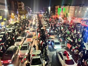 میدان انقلاب تا اذان صبح خالی نمی‌شود
