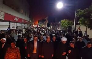 فیلم/ راهپیمایی شیعه و سنی در عسلویه در سوگ رهبر شهید