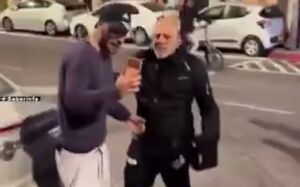 فیلم/پلیس اسرائیل درحال جلوگیری از فیلم برداری مناطق خسارت دیده