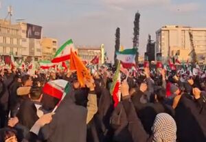 "می‌جنگیم می‌میریم سازش نمی‌پذیریم"