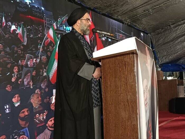 بیعت مردم گرگان با آیت‌الله سیدمجتبی خامنه‌ای زیر باران+ فیلم