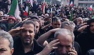 فیلم/ سلام نظامی مردم به فرمانده معظم کل قوا آیت الله سید مجتبی خامنه‌ای