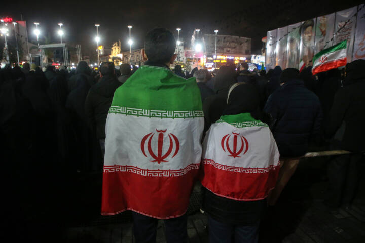 حماسه بیداری در شب الغوث؛ نجوای بندگی زیر باران تهدید