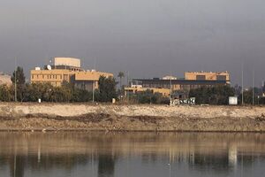 مرکز پشتیبانی دیپلماتیک در بغداد هدف قرار گرفت؛ سه تن زخمی شدند