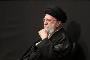 فارس: همسر رهبر شهید انقلاب در قید حیات هستند