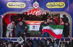 فیلم/  پیکر شهید پاکپور در میان انبوه جمعیت مردم اراک