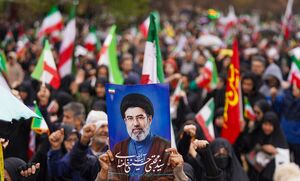 ای مام وطن در ره تو گوش به فرمان