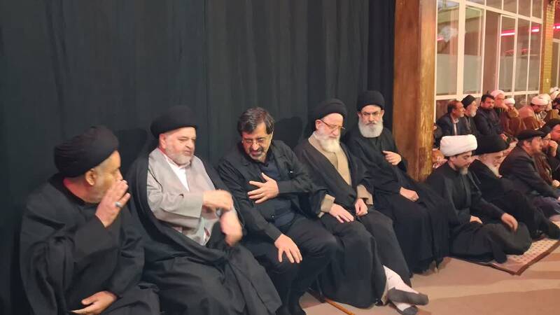 برگزاری مراسم یادبود رهبر شهید در دفتر آیت‌الله سیستانی