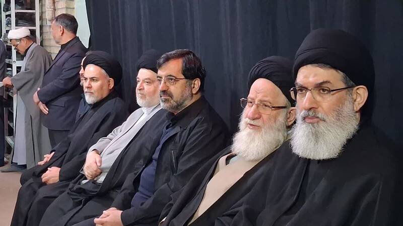 برگزاری مراسم یادبود رهبر شهید در دفتر آیت‌الله سیستانی