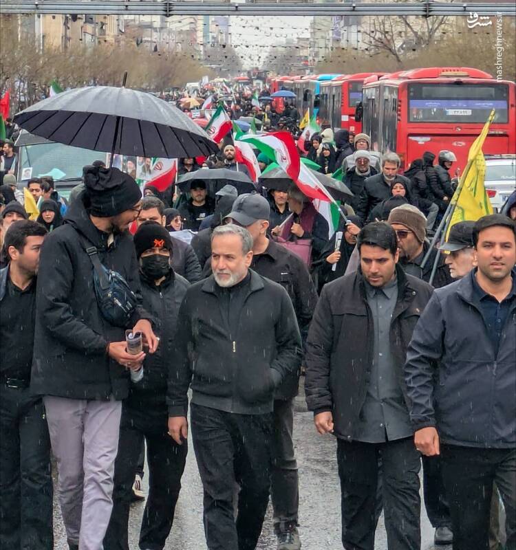 طنین «الله اکبر» و بیعت با رهبری در راهپیمایی روز قدس/ حمله دشمن متجاوز در مسیر راهپیمایی مردم تهران+ عکس و فیلم