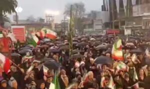فیلم/ قیام تاریخی مردم روزه‌دار گرگانی زیر باران