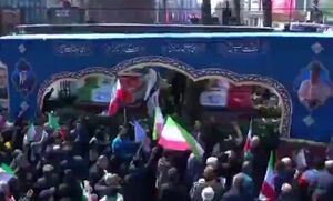 فیلم/ پیکر پاک شهدا در میان اقیانوس جمعیت مردم تهران
