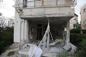 وارد آمدن خسارت به یک ساختمان چند طبقه در مرکز فلسطین اشغالی در پی حمله موشکی ایران