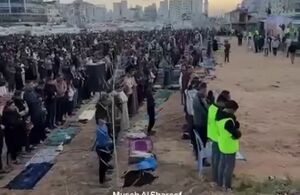 فیلم/ برگزاری اولین نماز عید فطر در غزه پس از ۲ سال نسل‌کشی اسرائیل