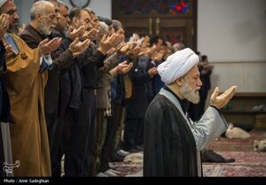 عکس/ اقامه نماز عید فطر در حرم مطهر حضرت شاهچراغ (ع)