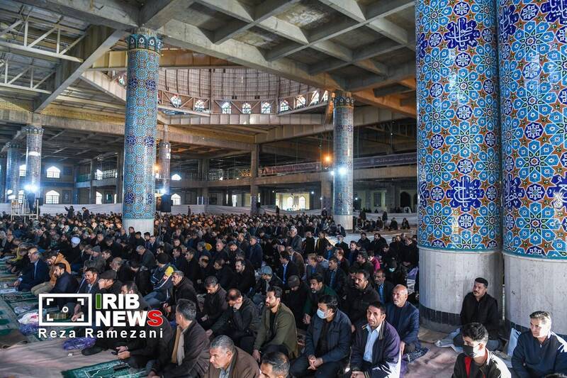  اقامه نماز عید سعید فطر ۱۴۰۵ در خرم آباد و کیش