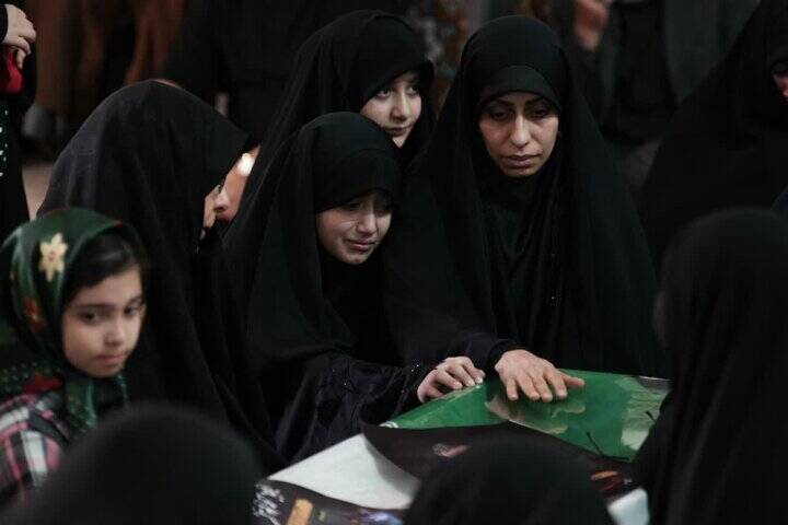 مراسم وداع با پیکر شهید سردار نائینی در معراج شهدای کاشان برگزار شد