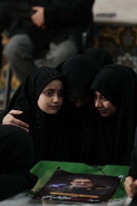 مراسم وداع با پیکر شهید سردار نائینی در معراج شهدای کاشان برگزار شد