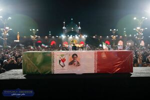 فیلم/ تشییع پیکر وزیر اطلاعات، همسر و فرزند ایشان در حرم رضوی