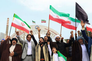عکس/ زنجیره انسانی دور نیروگاه رامین
