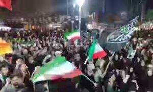 فیلم/ مردم اسفراین خطاب به سردار موسوی: بزن که خوب میزنی