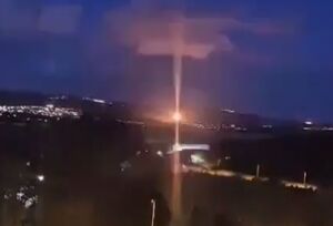 لحظه اصابت موشک حزب‌الله به شمال فلسطین اشغالی