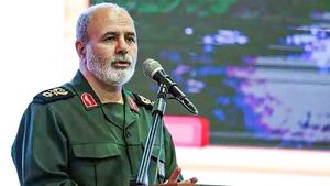 دریادار احمدیان: برای سربازان آمریکایی فقط یک پیام داریم
