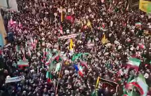 فیلم/ شعار اربیلی‌ها: قهرمان دی رهبریم خیابان دی سنگریم