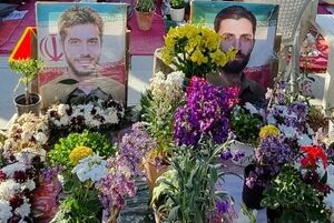 عکس/ حال و هوای اولین جمعه سال نو در مزار شهدای جنگ رمضان در اصفهان