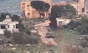 لحظه حمله موشکی حزب الله به تانک مرکاوا در جنوب لبنان