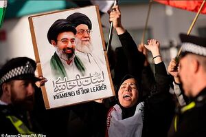 شباهت معنادار آیت الله سید مجتبی خامنه‌ای به امام خمینی (ره)