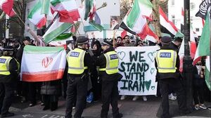 "لبیک یا خامنه‌ای" کف خیابان‌های لندن