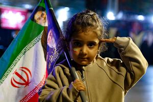 عکس/ سلام نظامی کودکان ساری