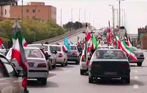فیلم/ کاروان عظیم خودرویی خانوادگی کرمانی‌ها در حمایت از قوای مسلح