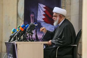 هشدار عالم بحرینی به رژیم آل‌خلیفه؛ ناوگان پنجم آمریکا را اخراج کنید