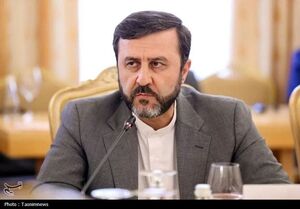 غریب آبادی: امنیت تنگه هرمز با پنهان کردن متجاوز تأمین نمی‌شود