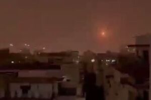فیلم/ زاویه‌ای دیگر از اصابت موشک ایرانی به محله پتح‌تیکوا