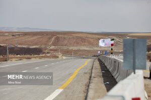 انسداد آزادراه زنجان - تبریز در پی اصابت پرتابه‌های دشمن
