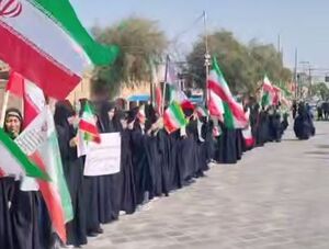 فیلم/ زنجیره انسانی دانشجویان روی پل تاریخی دزفول