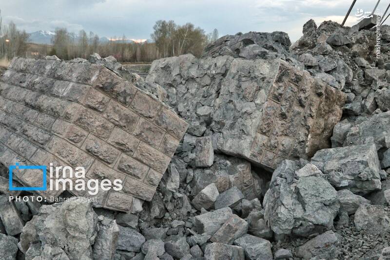 عکس/ حمله هوایی به پل راهآهن امین آباد زنجان