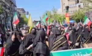 فیلم/ ورود هیات بانوان تهرانی به قتلگاه امام شهید