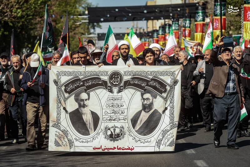 حماسه مردم تهران در اربعین سیدالشهدای انقلاب/ اجتماع عظیم امت عزادار ایران در سوگ قائد شهید/ پزشکیان و مسئولان در جمع مردم سوگوار +عکس و فیلم
