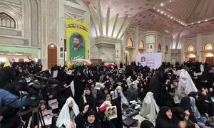 فیلم/ ندای "هیهات مناالذله" در حرم امام خمینی(ره) طنین انداز شد