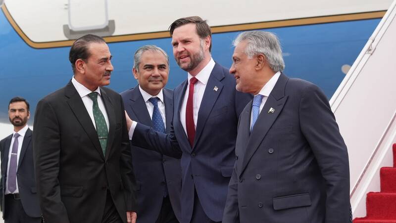 ورود هیئت آمریکایی به اسلام آباد
