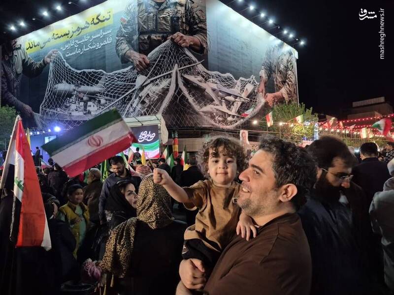 عکس/ کودکانی که عشق به وطن را تمرین می‌کنند