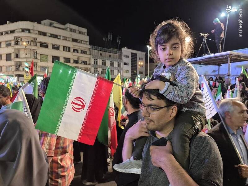 عکس/ کودکانی که عشق به وطن را تمرین می‌کنند