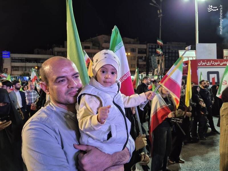 عکس/ کودکانی که عشق به وطن را تمرین می‌کنند