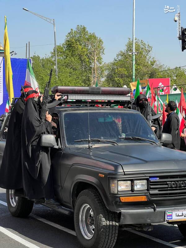 حضور پرشور دختران در اجتماع بزرگ «دختران جانفدای ایران/ بیعت دختران ایران با رهبر انقلاب+ تصاویر