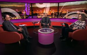 BBC فارسی: رسانه ما در دی‌ماه بیش از حد به پهلوی بها داد
